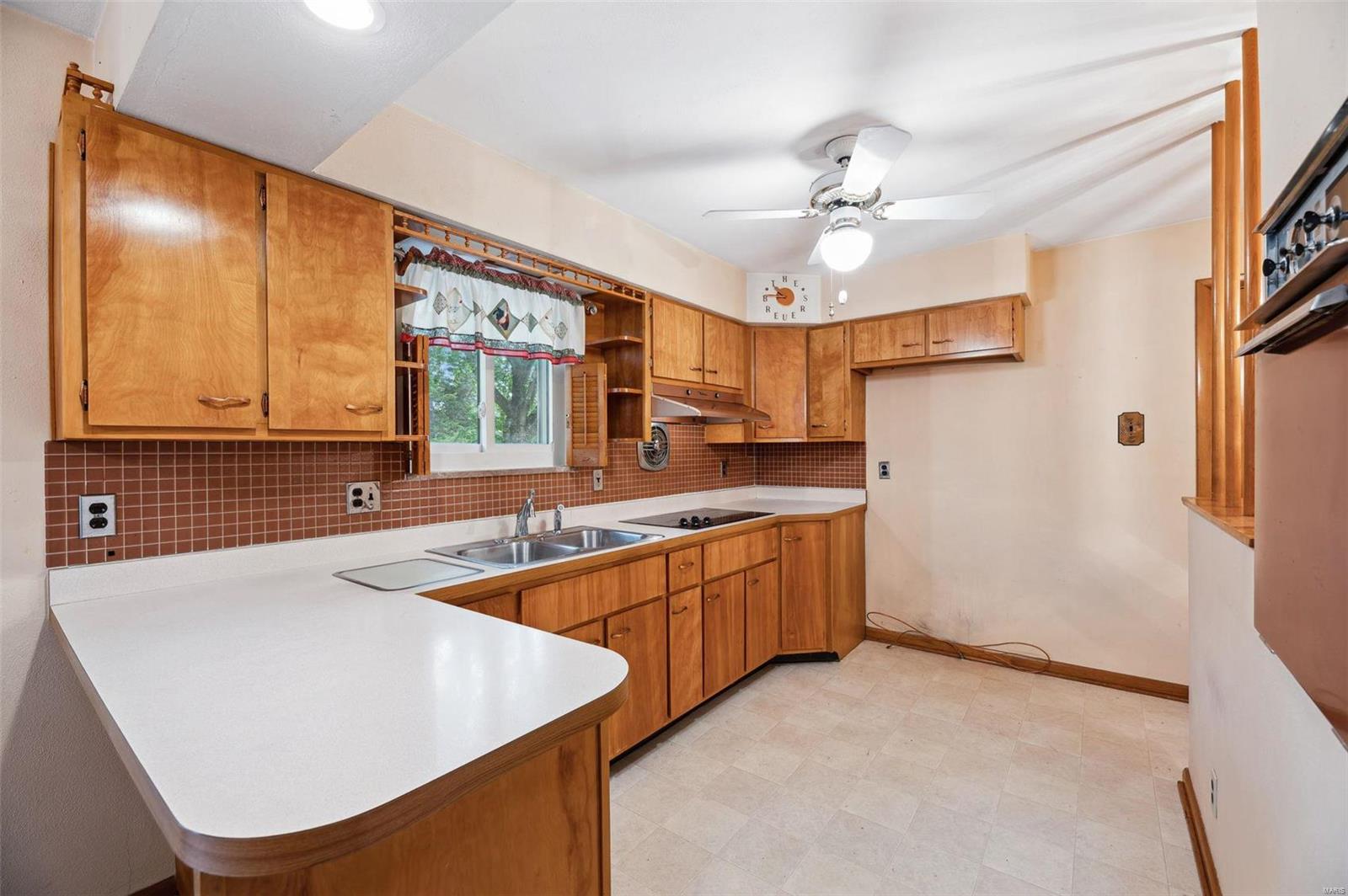4800 Theiss Road St. Louis, MO 63128 - Photo 5 of 20 Gallery Image 5