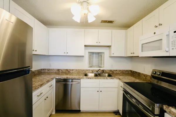$1,550 | 229 South McMullen Booth Road, Unit 57, Clearwater, FL 33759