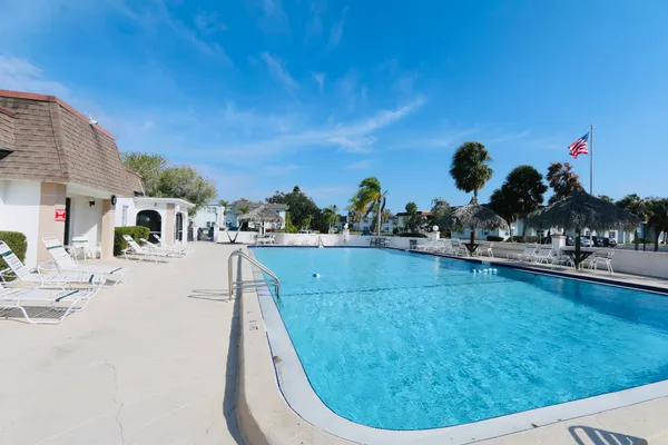 $1,550 | 229 South McMullen Booth Road, Unit 57, Clearwater, FL 33759