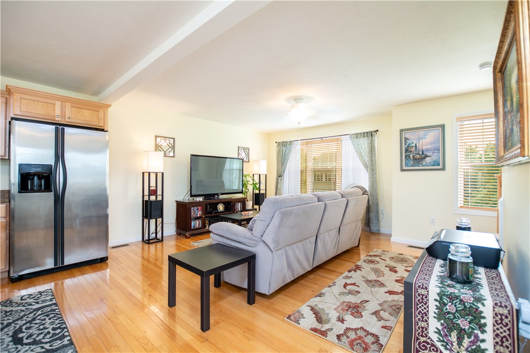 27 Streamview Drive, Unit 27 Cumberland, RI 02864 - Photo 11 of 33