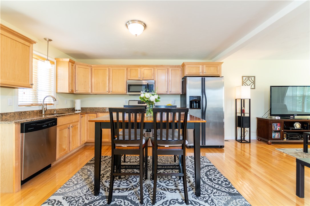 27 Streamview Drive, Unit 27 Cumberland, RI 02864 - Photo 12 of 33