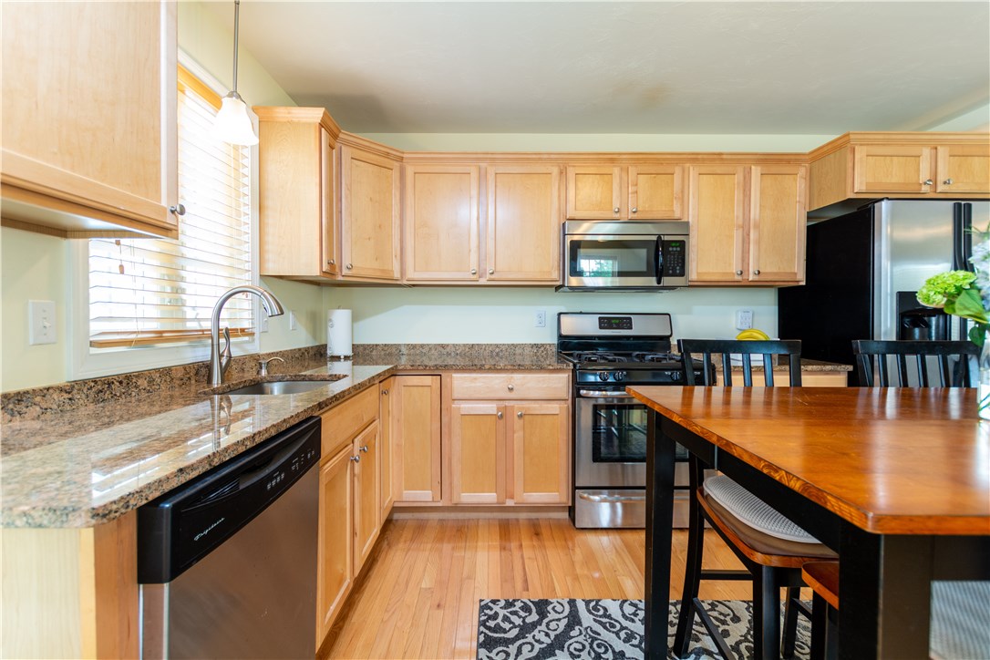 27 Streamview Drive, Unit 27 Cumberland, RI 02864 - Photo 13 of 33