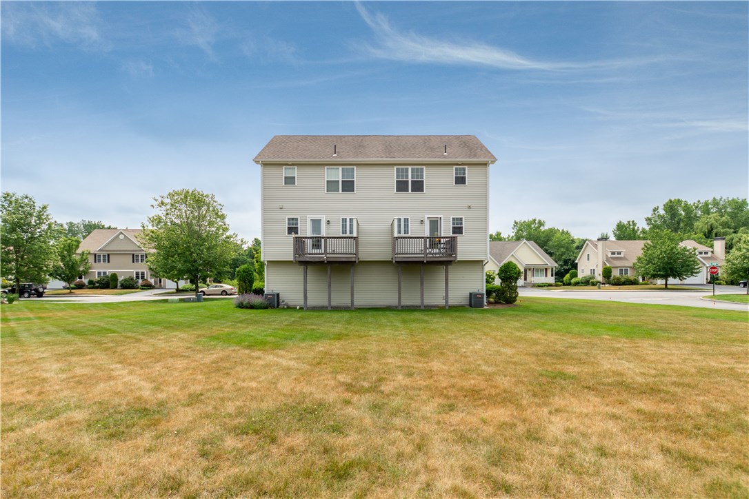 27 Streamview Drive, Unit 27 Cumberland, RI 02864 - Photo 4 of 33