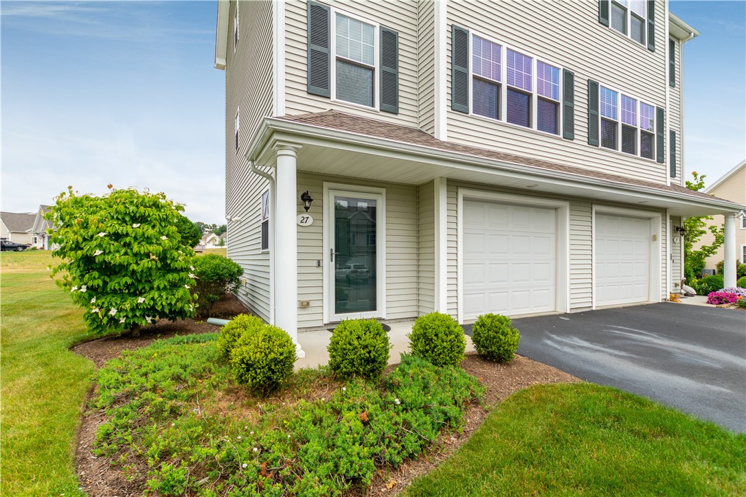 27 Streamview Drive, Unit 27 Cumberland, RI 02864 - Photo 5 of 33