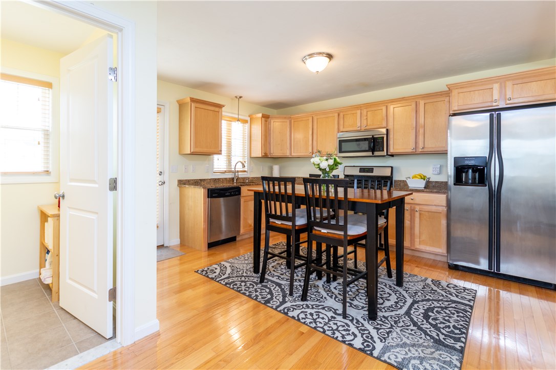 27 Streamview Drive, Unit 27 Cumberland, RI 02864 - Photo 7 of 33