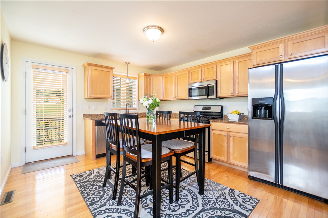 27 Streamview Drive, Unit 27 Cumberland, RI 02864 - Photo 8 of 33