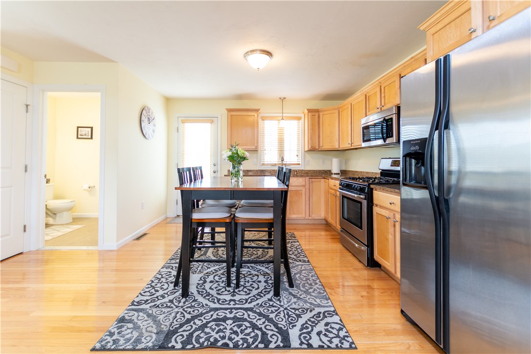 27 Streamview Drive, Unit 27 Cumberland, RI 02864 - Photo 9 of 33