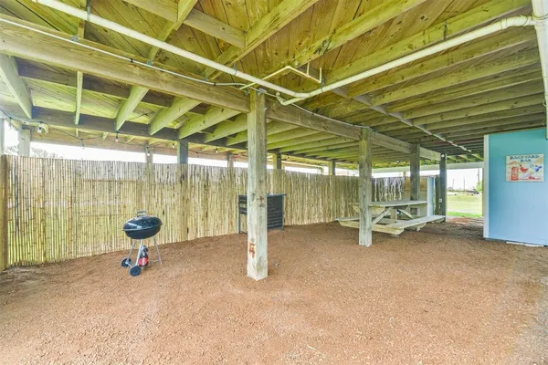 $329,000 | 1004 20th Street, Dickinson, TX 77539