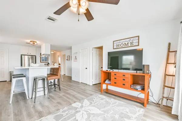 $329,000 | 1004 20th Street, Dickinson, TX 77539