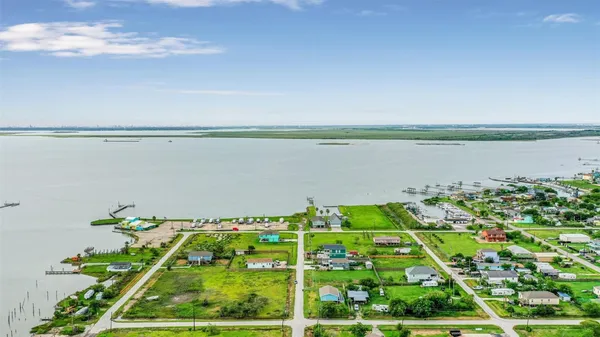 $329,000 | 1004 20th Street, Dickinson, TX 77539