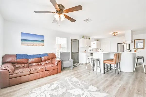 $329,000 | 1004 20th Street, Dickinson, TX 77539