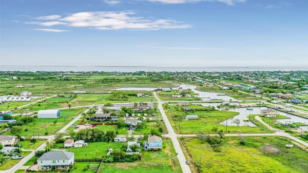 $329,000 | 1004 20th Street, Dickinson, TX 77539