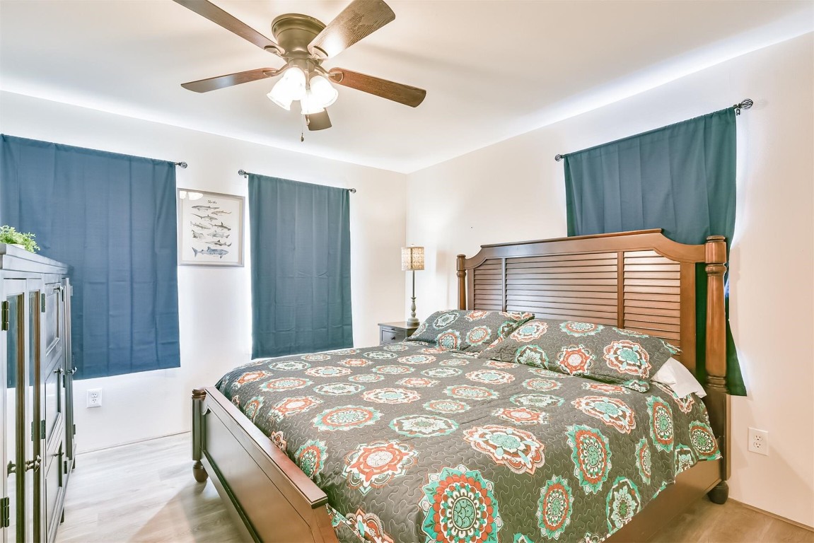 1004 20th Street Dickinson, TX 77539 - Photo 35 of 38