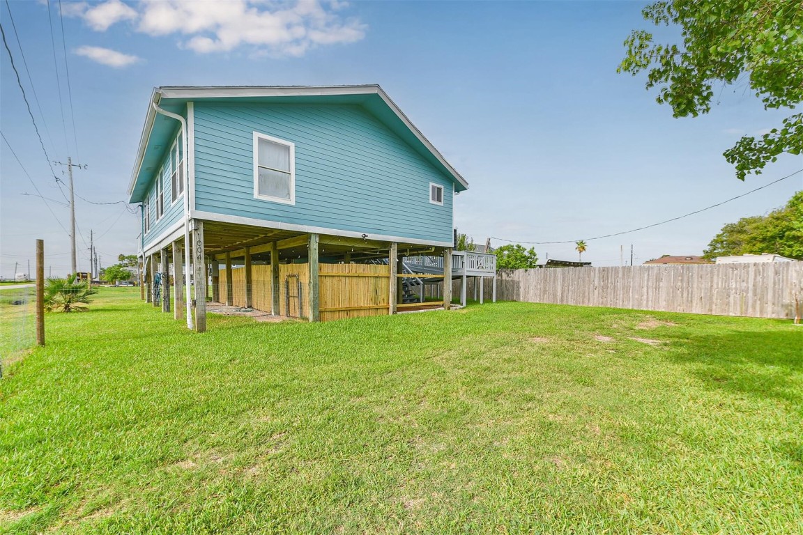 1004 20th Street Dickinson, TX 77539 - Photo 10 of 38