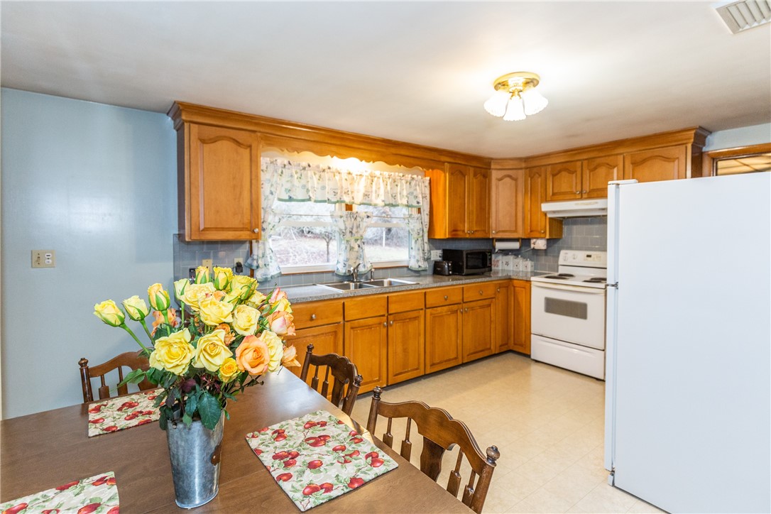145 Whipple Road Burrillville, RI 02859 - Photo 12 of 41 Gallery Image 12