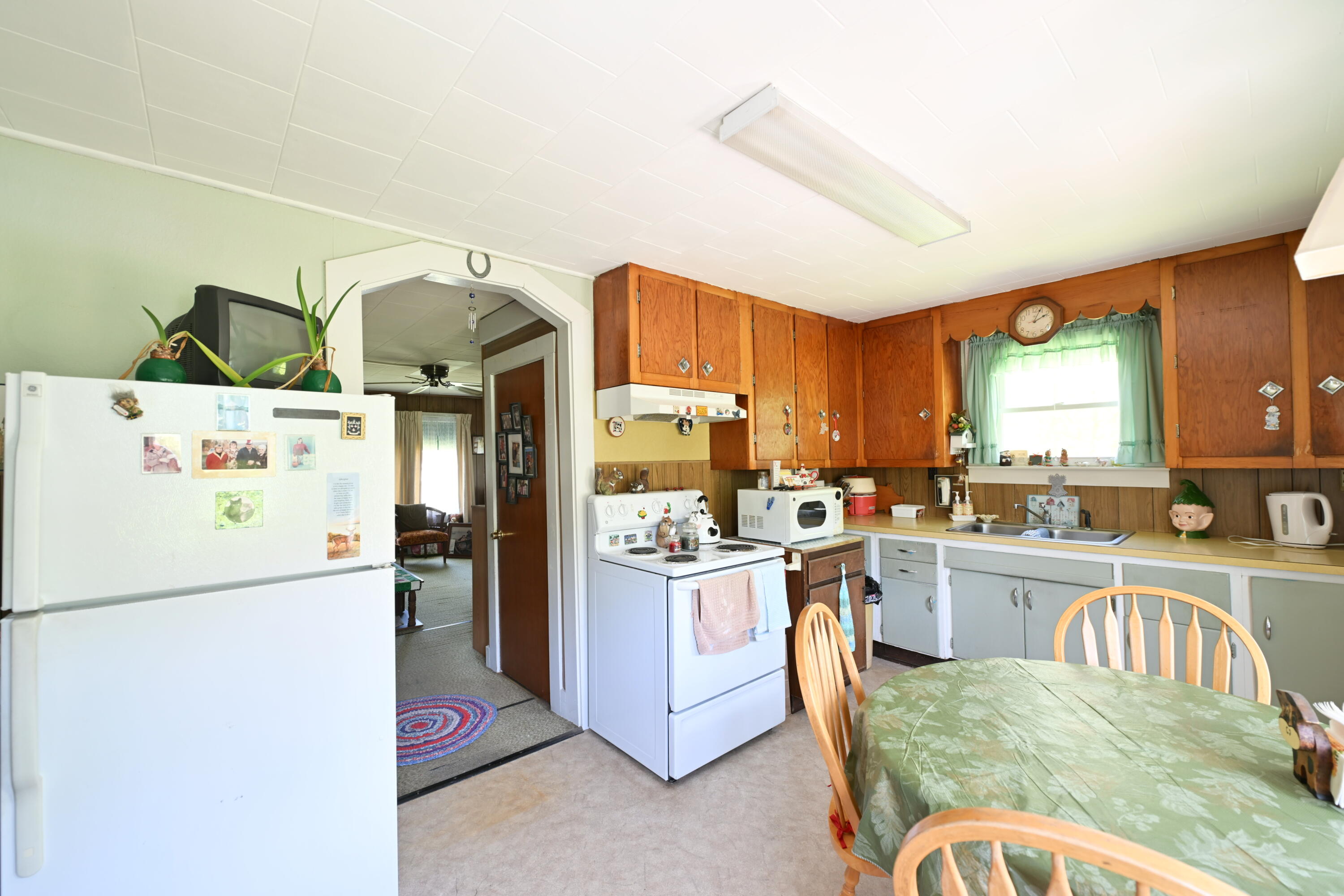 651 Mohawk Road Lincoln, ME 04457 - Photo 2 of 24 DSC_2471