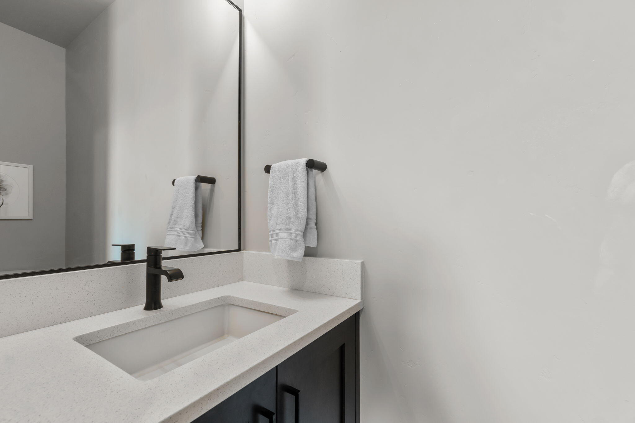 61304 Howe Way Bend Bend, OR 97702 - Photo 13 of 32 Half Bathroom