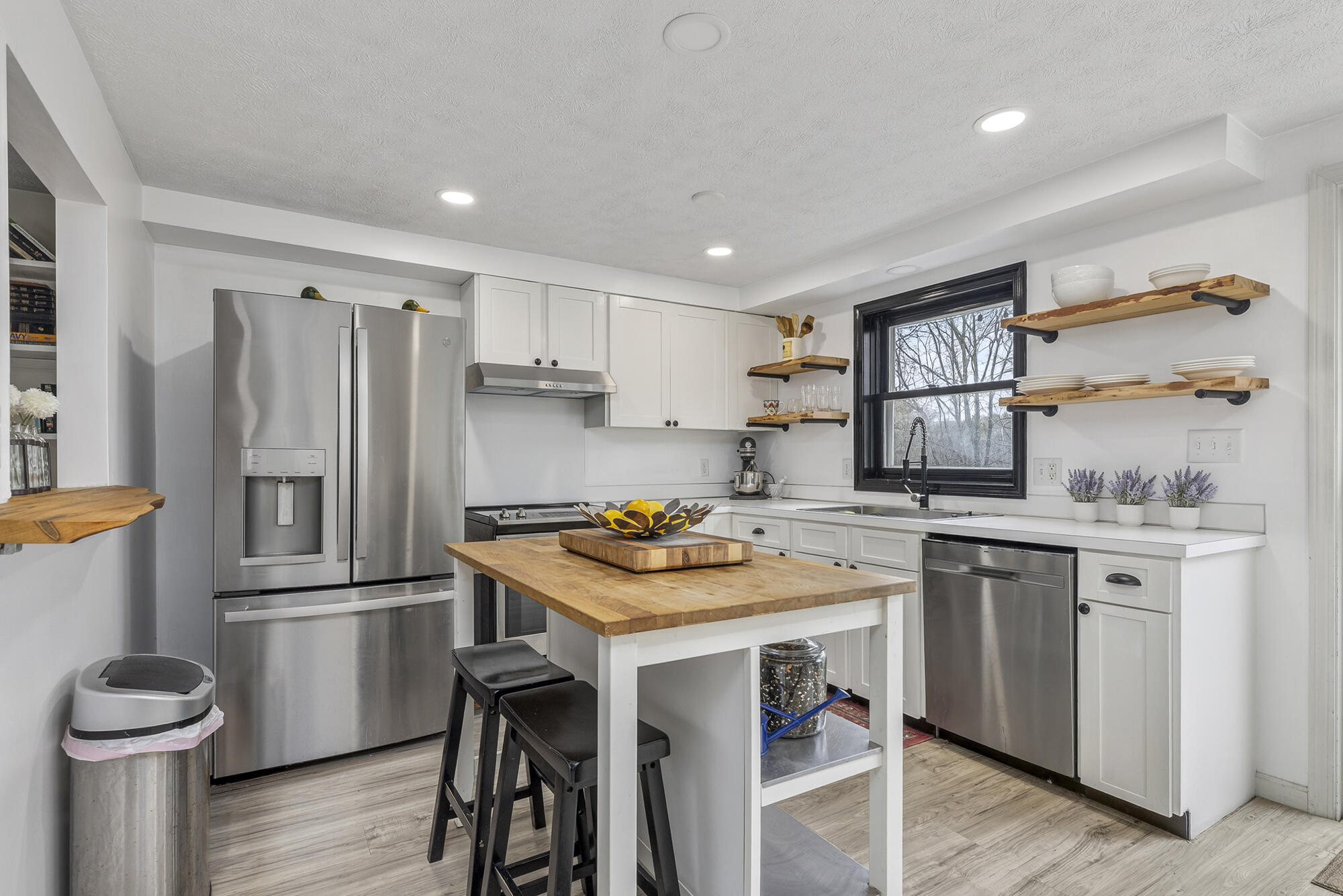 60 Brown Street, Unit 17 Kennebunk, ME 04043 - Photo 7 of 37 Kitchen