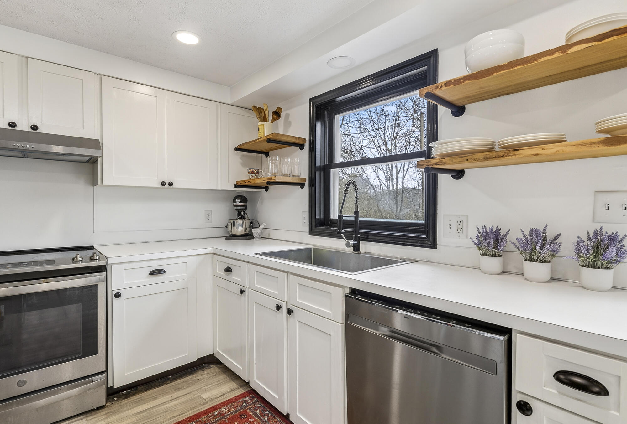60 Brown Street, Unit 17 Kennebunk, ME 04043 - Photo 8 of 37 Kitchen