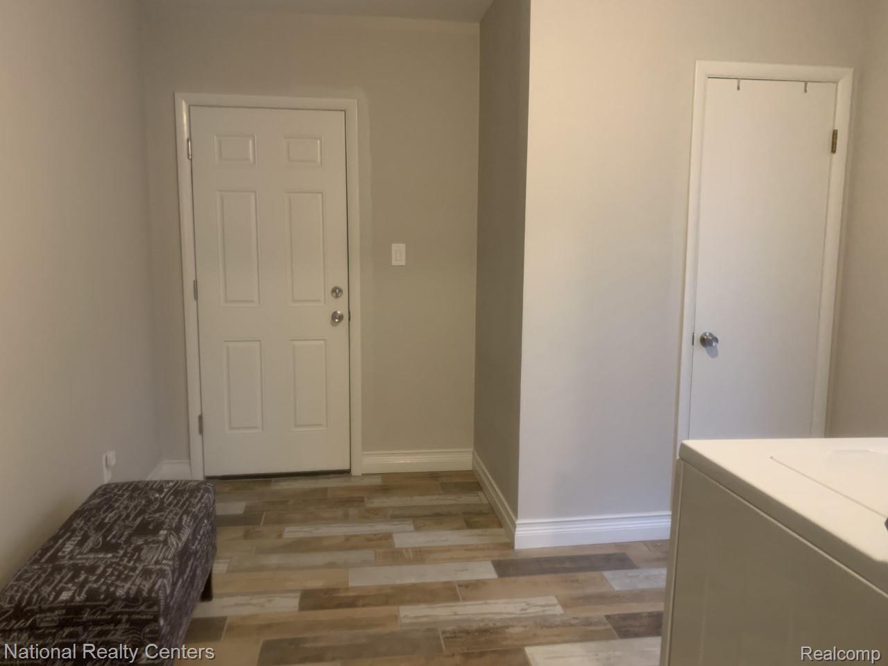 7223 Valleybrook Road West Bloomfield, MI 48322 - Photo 18 of 19 thumbnail_IMG-1742.jpg