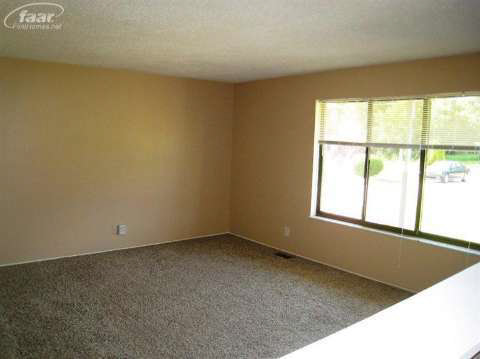 10087 West Stanley Road Flushing, MI 48433 - Photo 4 of 26 20414735-3.JPG
