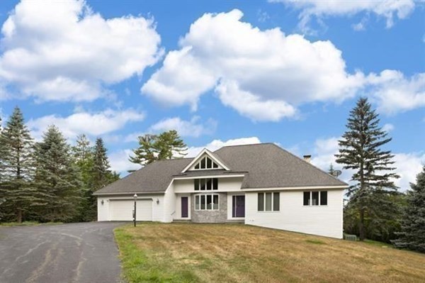 101 Lake Shore Road Salem, NH 03079 - Photo 10 of 35