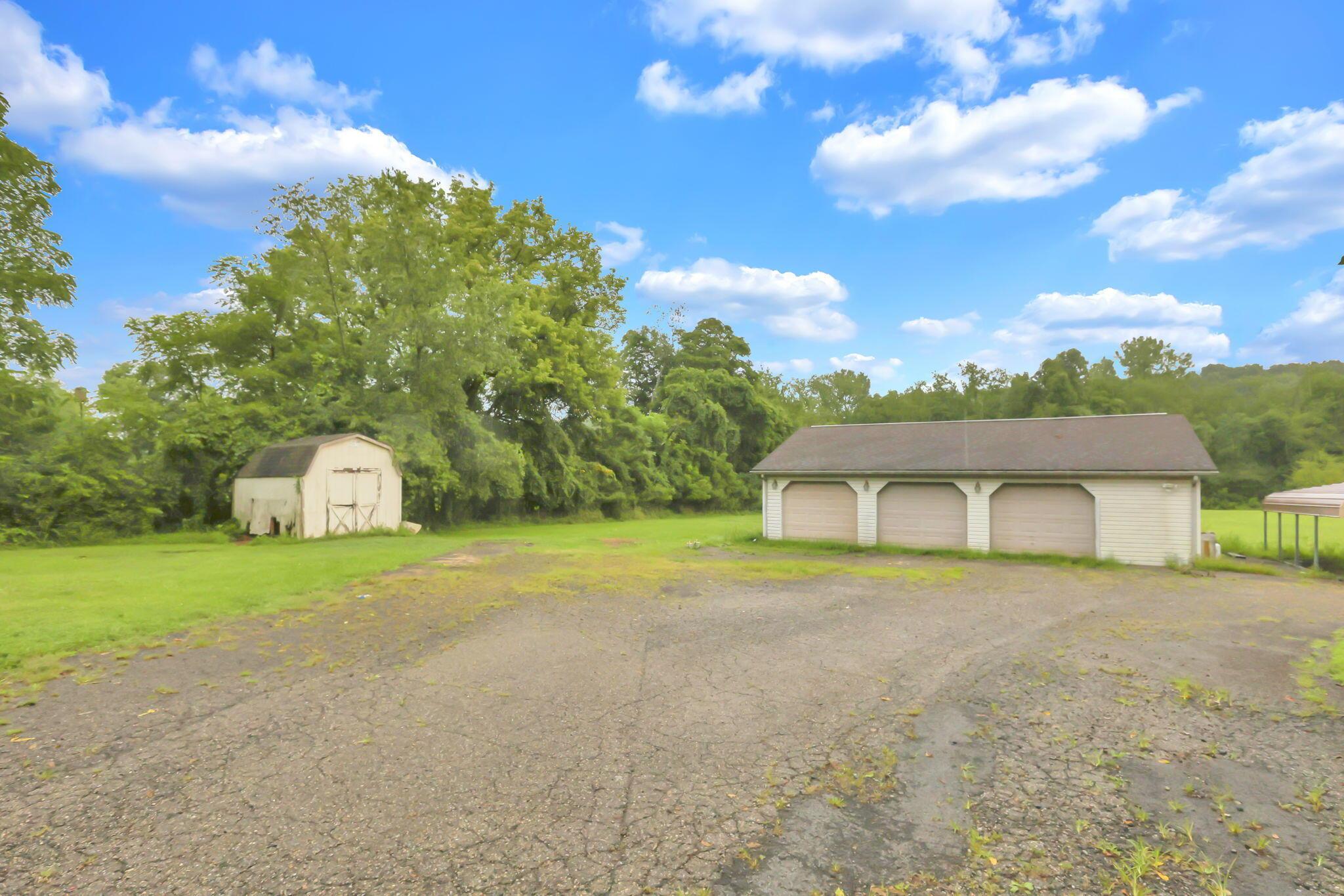 11839 Flint Ridge Road Southeast Newark, OH 43056 - Photo 42 of 50 Garage