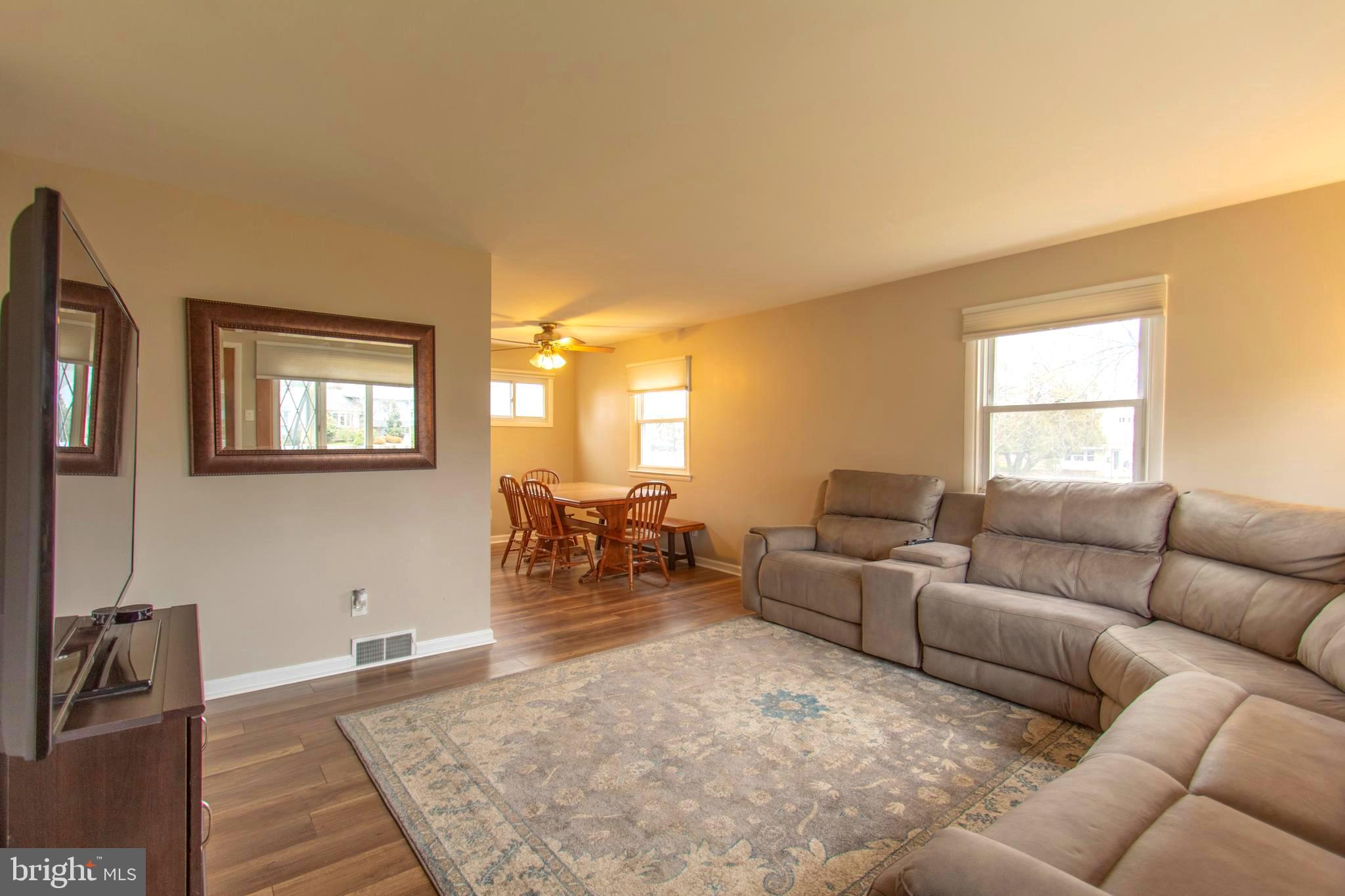 201 Willard Road Hatboro, PA 19040 - Photo 4 of 19 Family Room
