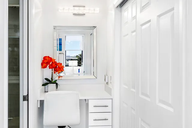 $1,175,000 | 2860 South Ocean Boulevard, Unit 512, Palm Beach, FL 33480