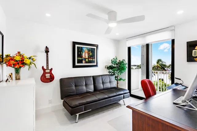 $1,175,000 | 2860 South Ocean Boulevard, Unit 512, Palm Beach, FL 33480