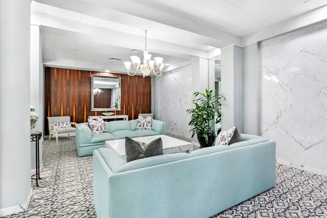 $1,175,000 | 2860 South Ocean Boulevard, Unit 512, Palm Beach, FL 33480