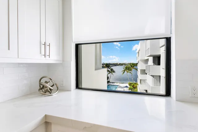 $1,175,000 | 2860 South Ocean Boulevard, Unit 512, Palm Beach, FL 33480