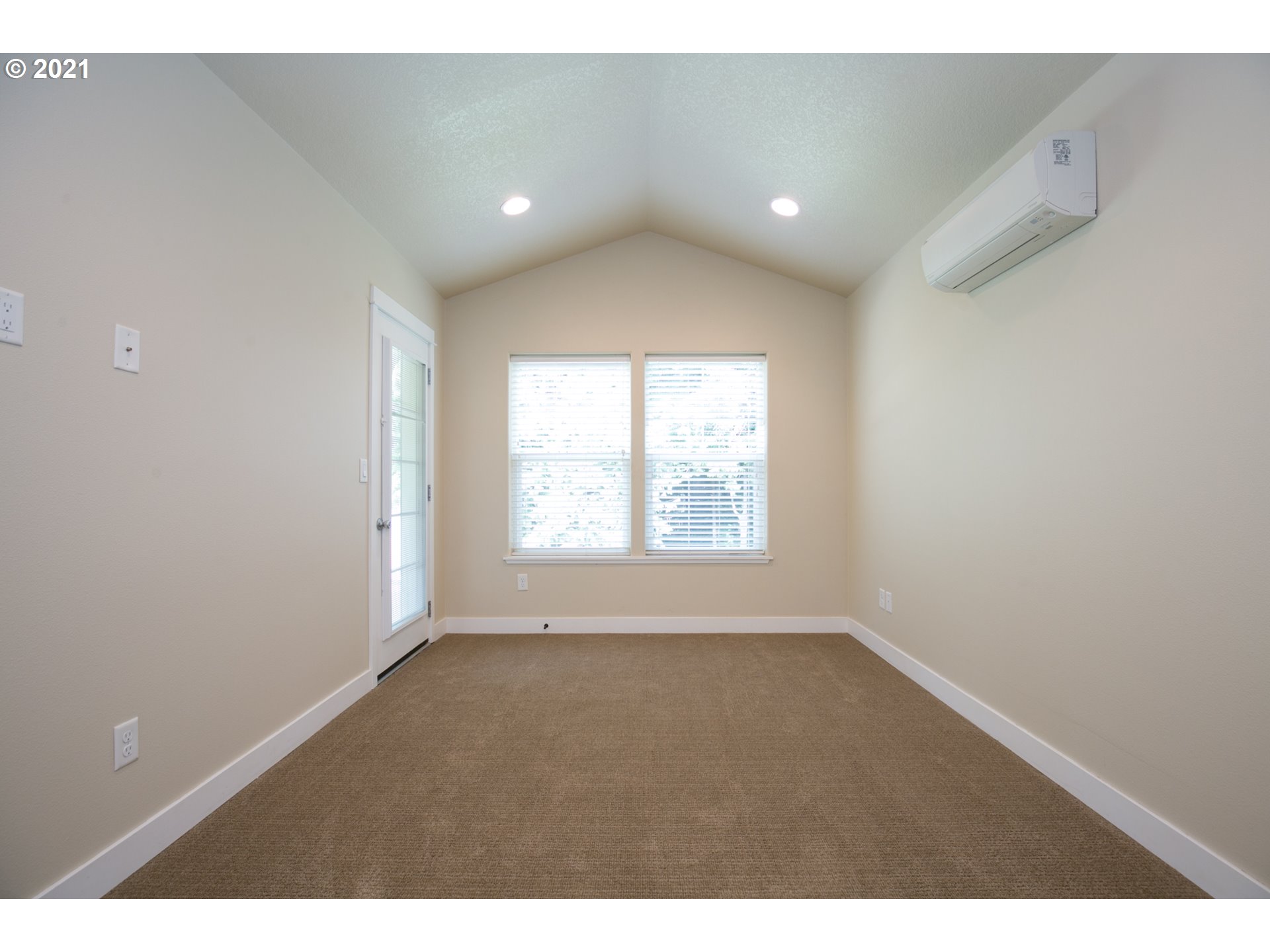310 Northeast Frank Johns Road Stevenson, WA 98648 - Photo 20 of 32 Bedroom, Primary