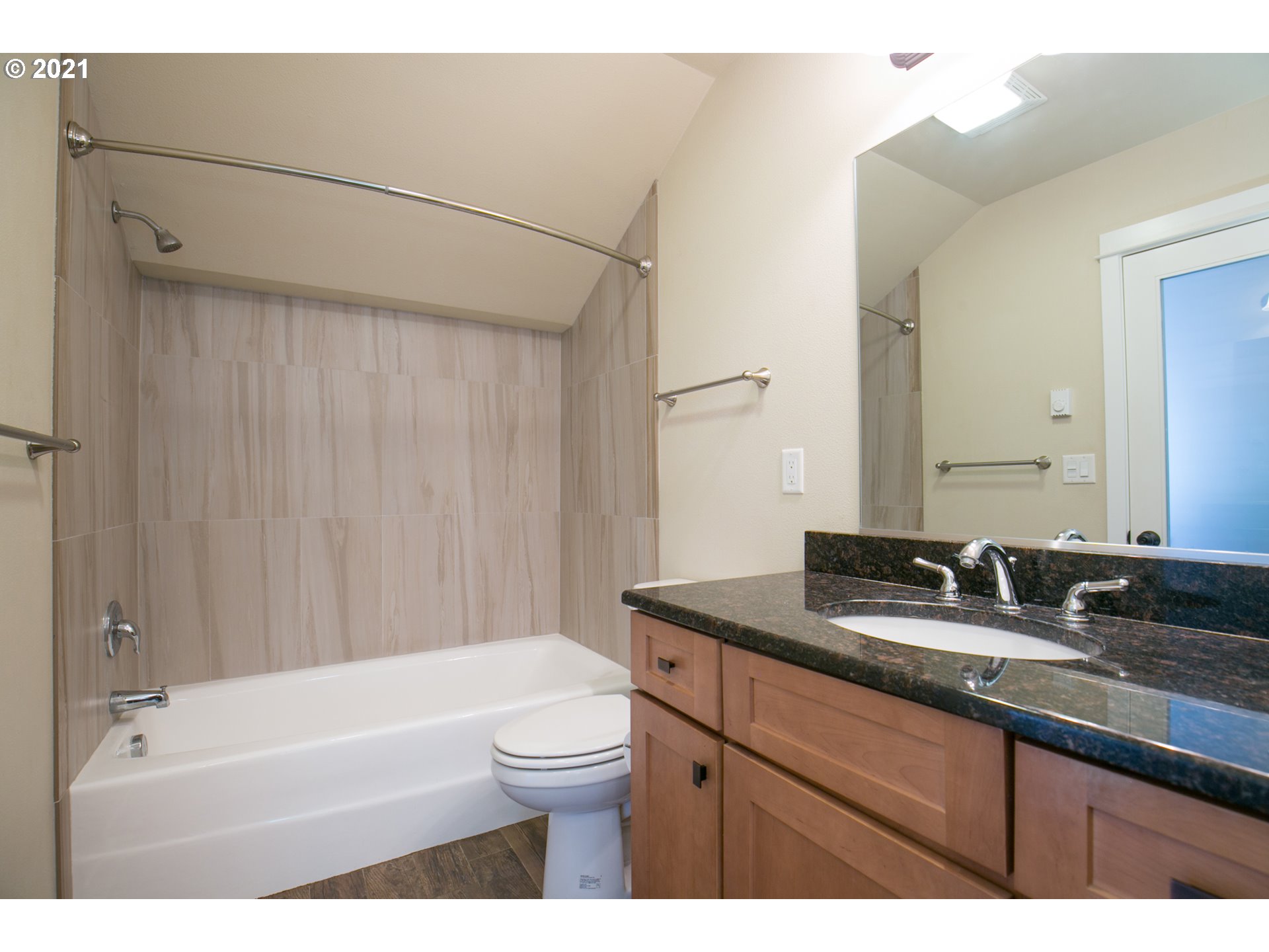 310 Northeast Frank Johns Road Stevenson, WA 98648 - Photo 10 of 32 Bathroom, Attached
