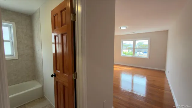 a view of an entryway with a livingroom