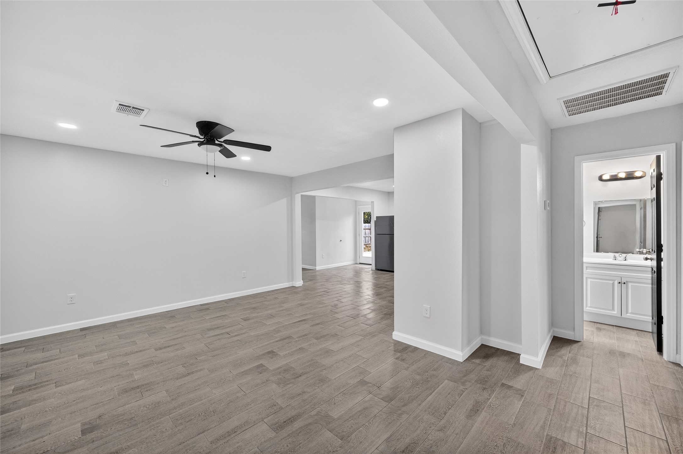 715 Nell Street Pasadena, TX 77506 - Photo 17 of 37