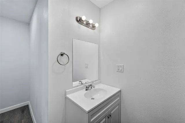 $249,900 | 715 Nell Street, Pasadena, TX 77506