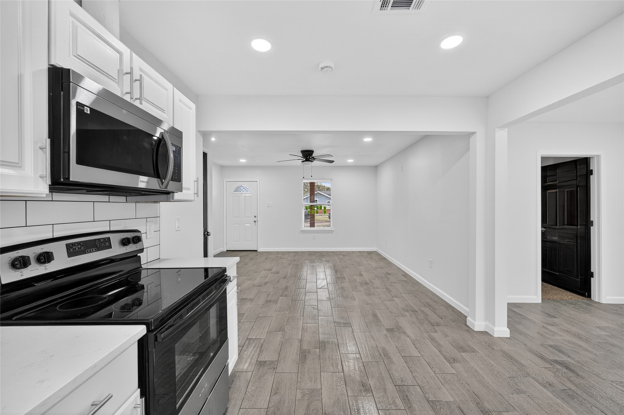 715 Nell Street Pasadena, TX 77506 - Photo 7 of 37