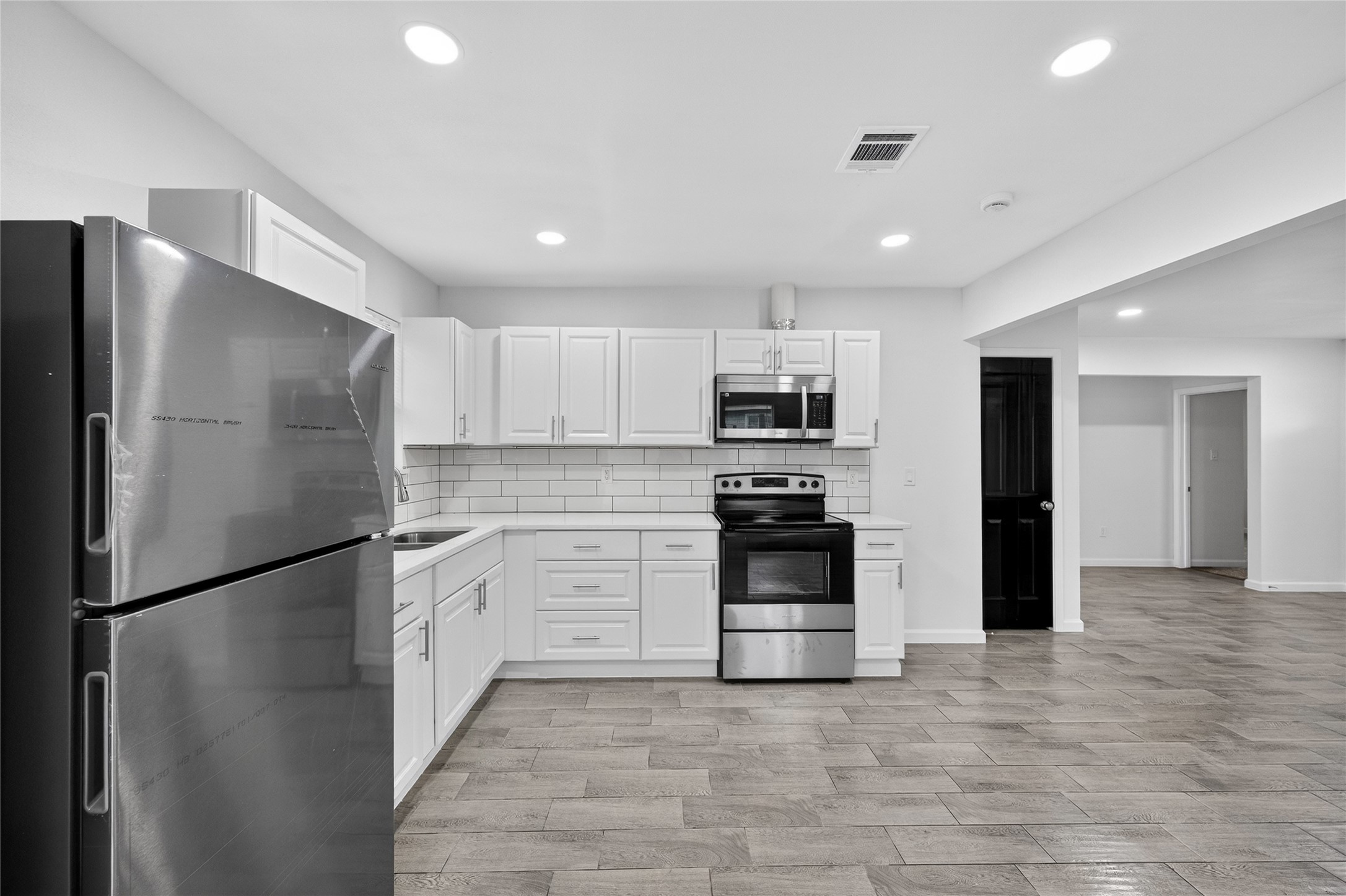 715 Nell Street Pasadena, TX 77506 - Photo 8 of 37