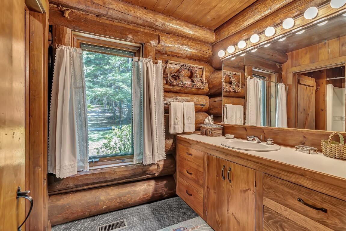 104 Sunset Road Boothbay Harbor, ME 04538 - Photo 15 of 37 19