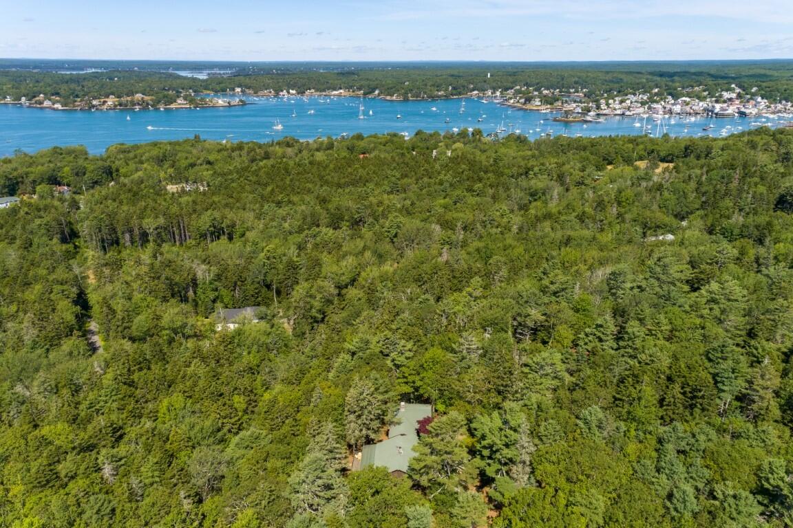 104 Sunset Road Boothbay Harbor, ME 04538 - Photo 2 of 37 1