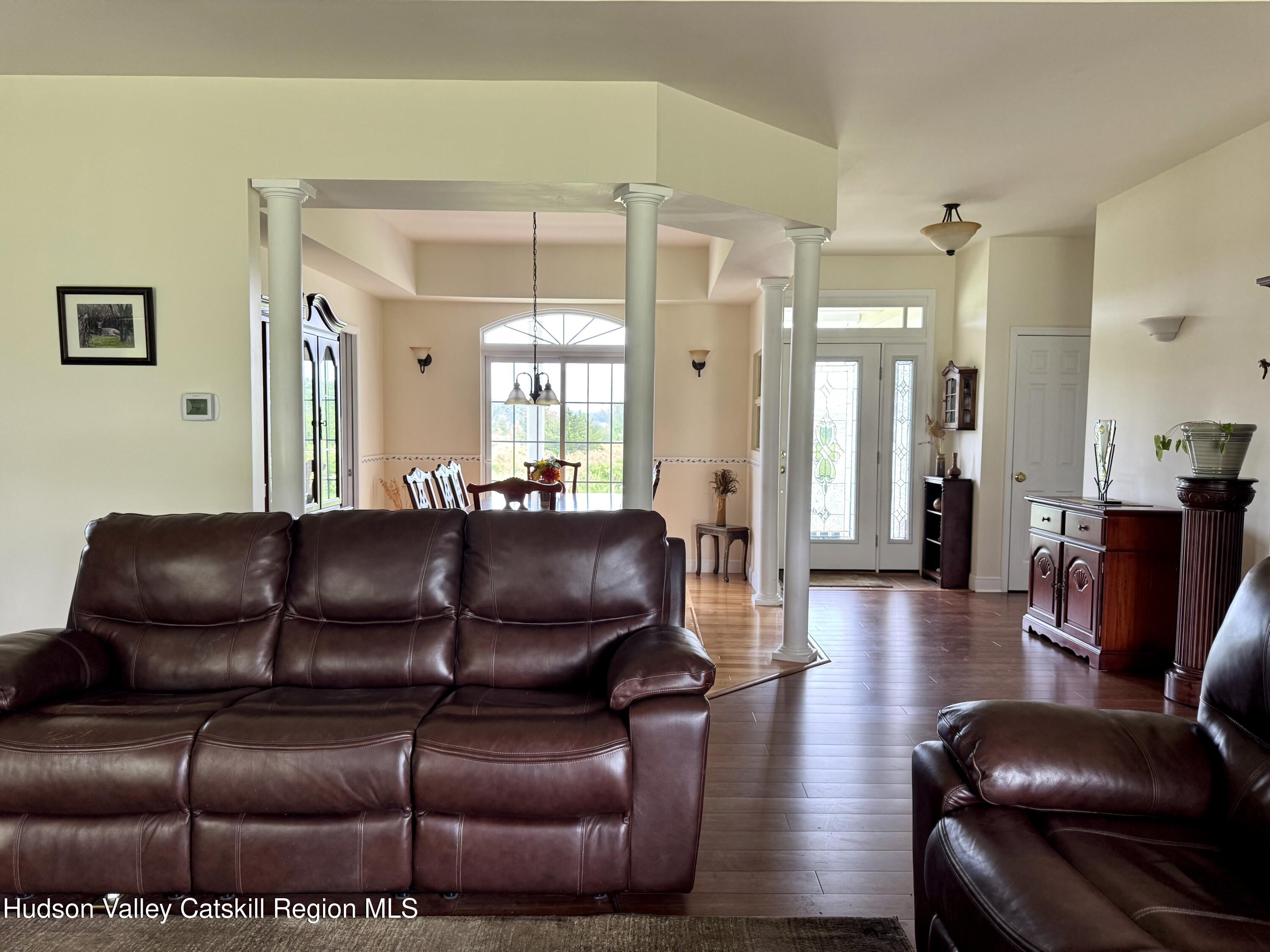 2914 Sleepy Hollow Road Athens, NY 12015 - Photo 13 of 39 a living room with furniture