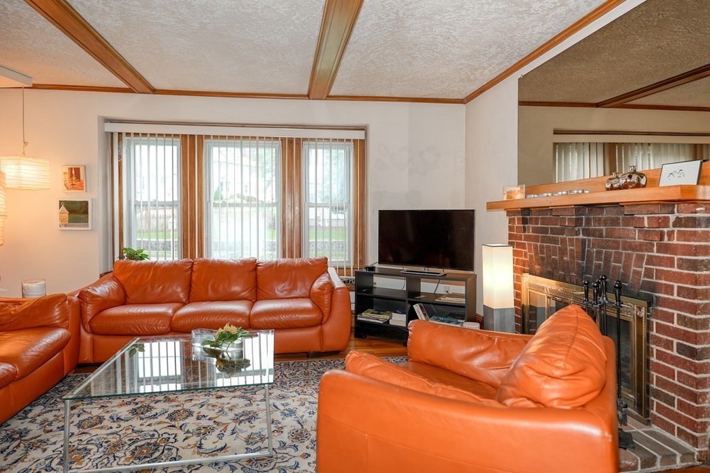100 Gilbert Road, Unit 1 Belmont, MA 02478 - Photo 3 of 34 Gallery Image 3