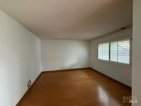 $565,000 | 1403 St James Parkway, Concord, CA 94521