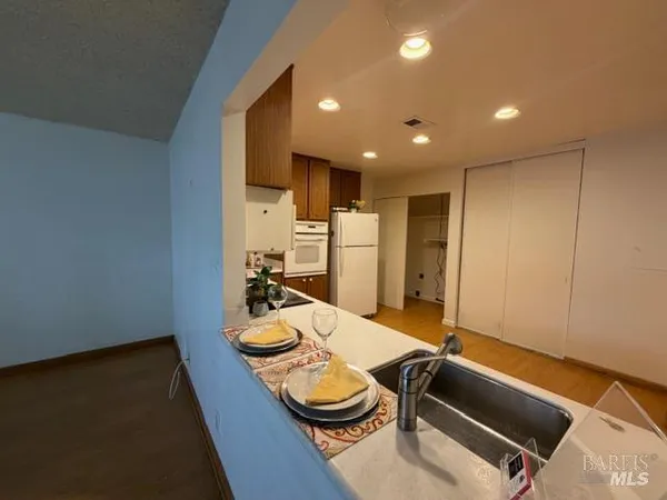 $565,000 | 1403 St James Parkway, Concord, CA 94521