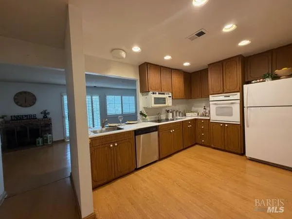 $565,000 | 1403 St James Parkway, Concord, CA 94521
