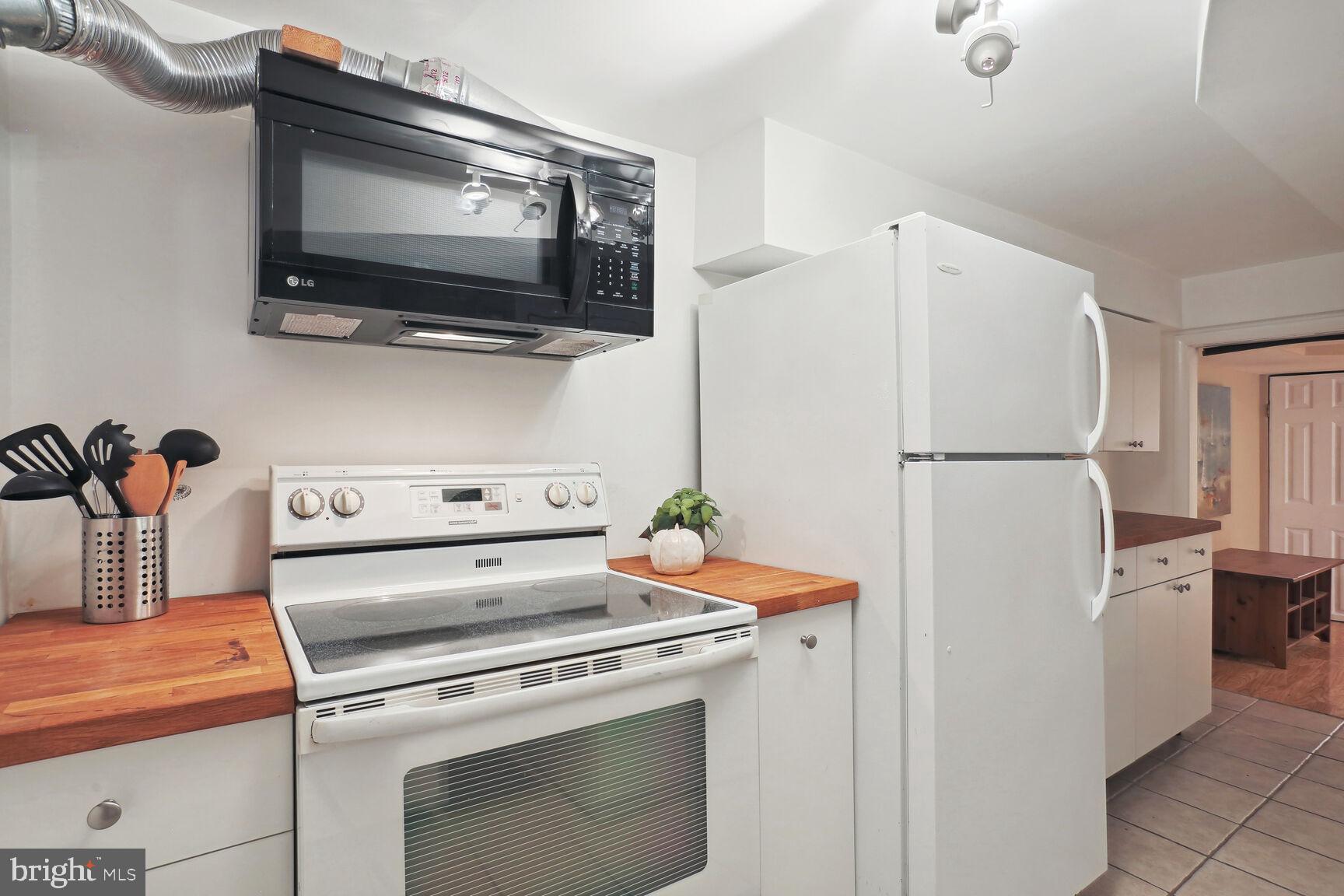 1219 Constitution Avenue Northeast Washington, DC 20002 - Photo 22 of 38 2nd full kitchen in English basement