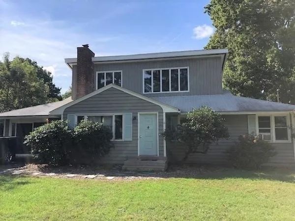 $5,000 | 15 Evelyn Drive, Bristol, RI 02809