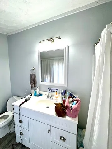 $5,000 | 15 Evelyn Drive, Bristol, RI 02809