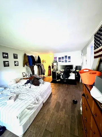 $5,000 | 15 Evelyn Drive, Bristol, RI 02809